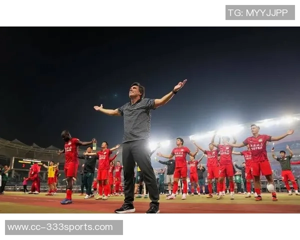 蓉城争冠梦碎球迷怒斥管理层引援无力引发热议