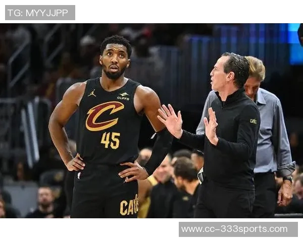 米切尔半场表现抢眼16分钟内高效贡献12分3板1助1断1帽