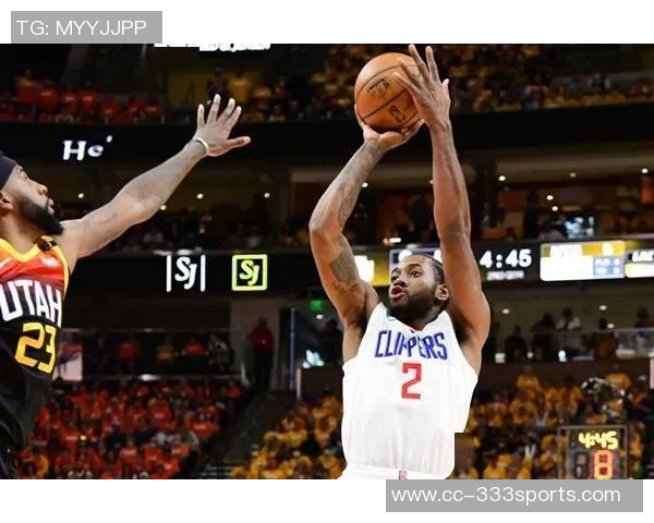 莱昂纳德半场表现出色高效贡献13分3篮板4助攻1抢断助力球队 莱昂纳德半场表现出色高效贡献13分3篮板4助攻1抢断助力球队