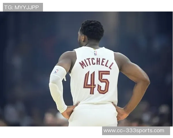 米切尔半场状态未热身9投仅3中三分1中3仅得8分助攻表现平平