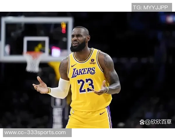 詹姆斯夫妇亲临现场支持洛杉矶道奇队精彩比赛未赴客场