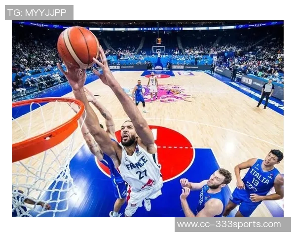 戈贝尔半场表现抢眼7投6中斩获12分7篮板1盖帽多次快攻扣篮展现实力 戈贝尔半场表现抢眼7投6中斩获12分7篮板1盖帽多次快攻扣篮展现实力